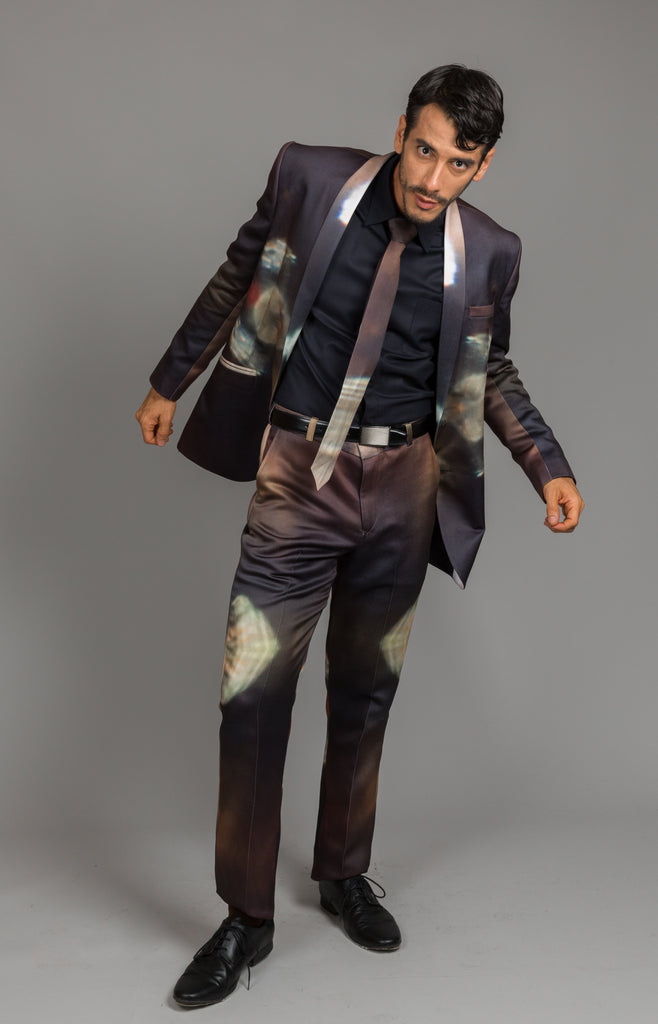 Print suit in reflection